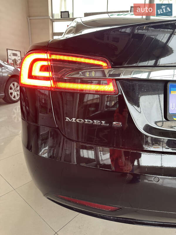 Tesla Model S 2018