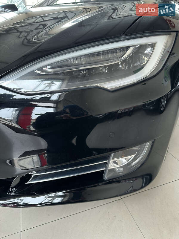 Tesla Model S 2018