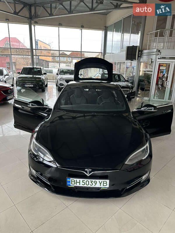 Tesla Model S 2018