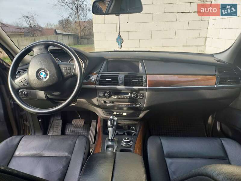 BMW X5 2011