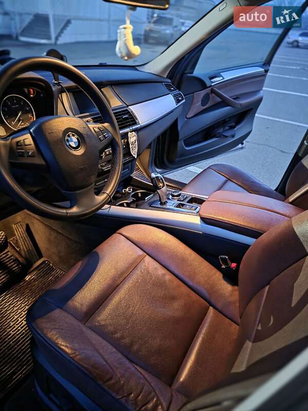 BMW X5 2011