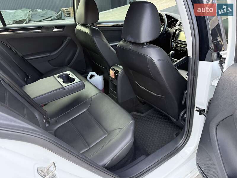 Volkswagen Jetta 2015