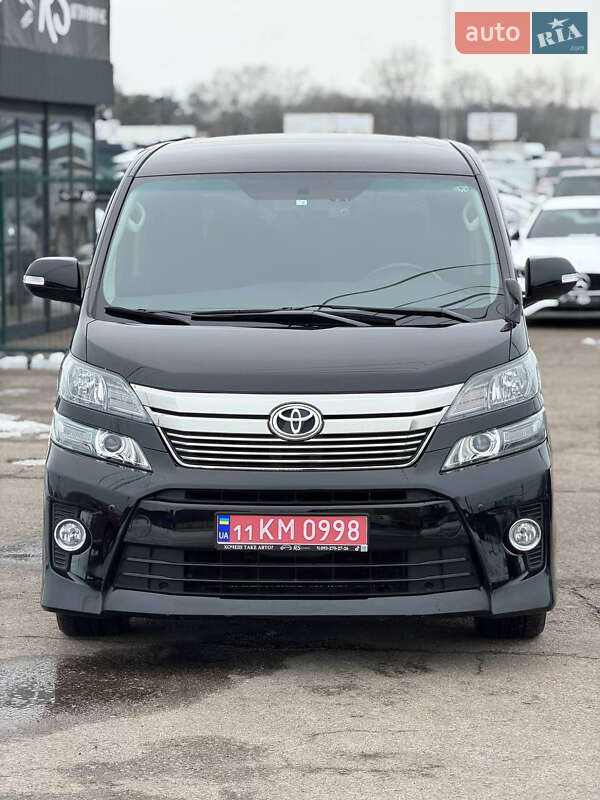 Toyota Vellfire 2013