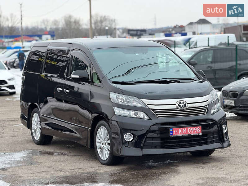 Toyota Vellfire 2013