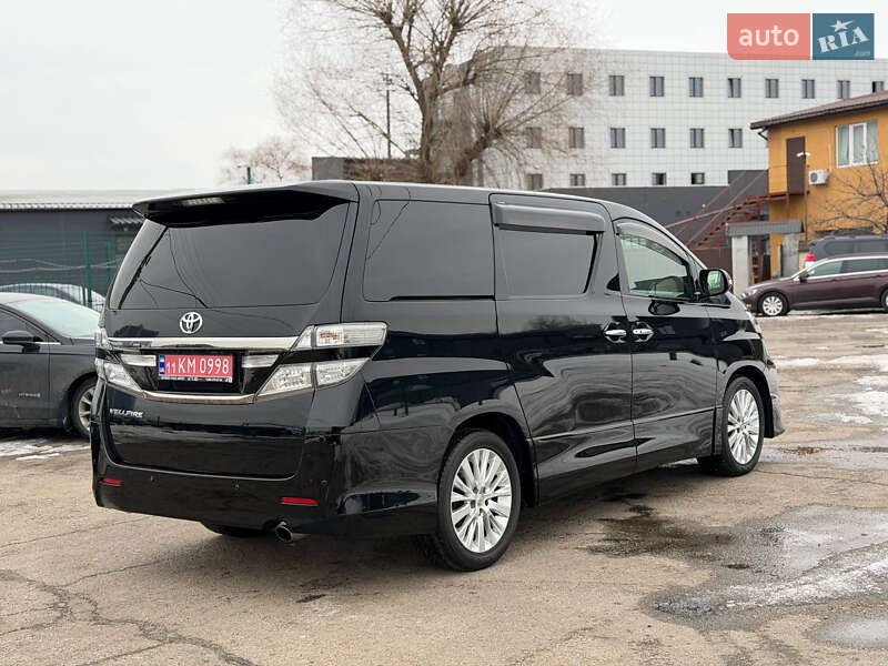 Toyota Vellfire 2013
