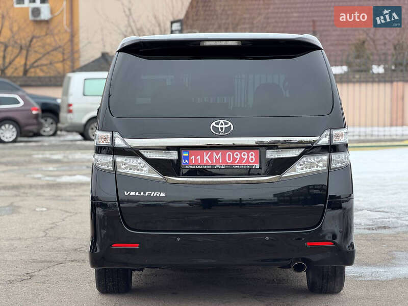 Toyota Vellfire 2013