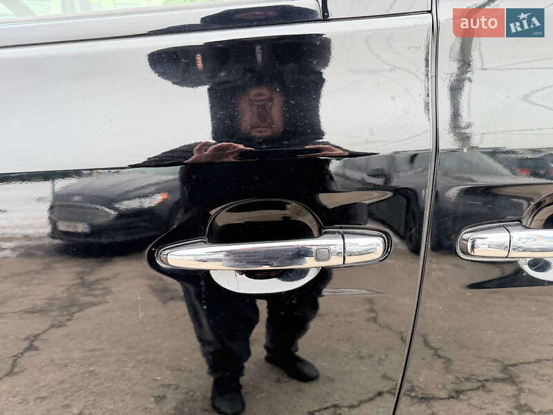 Toyota Vellfire 2013