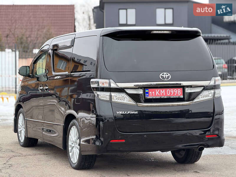 Toyota Vellfire 2013