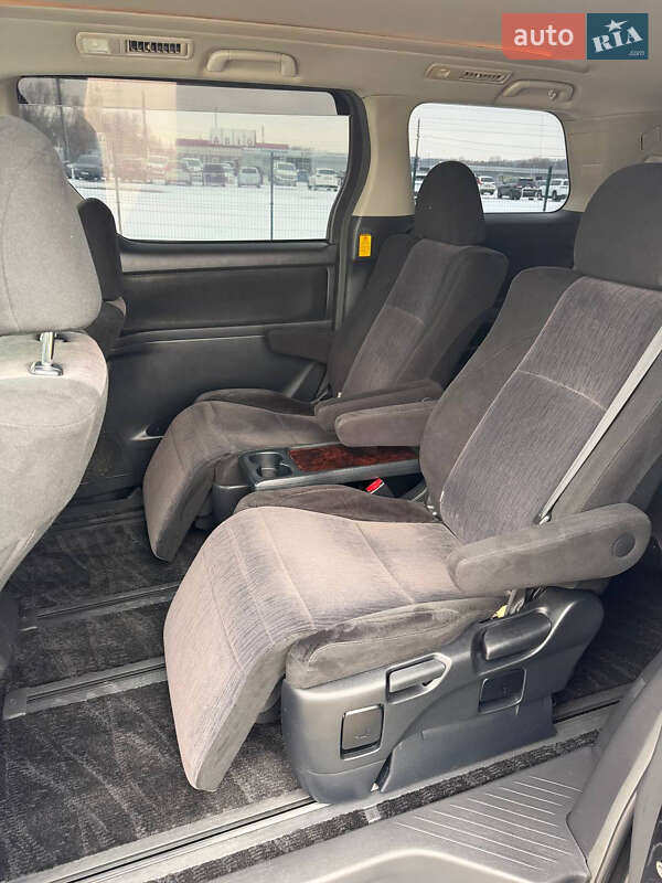 Toyota Vellfire 2013