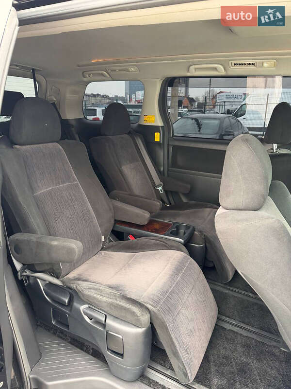 Toyota Vellfire 2013