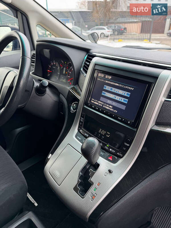 Toyota Vellfire 2013