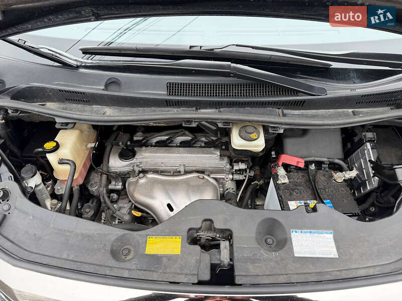 Toyota Vellfire 2013