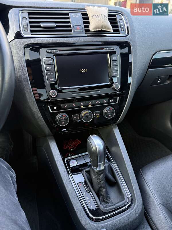 Volkswagen Jetta 2015