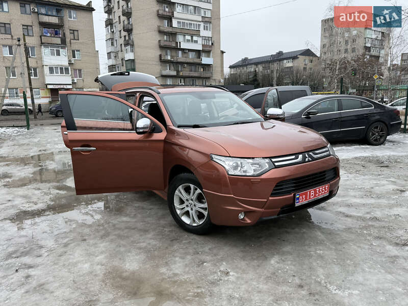 Mitsubishi Outlander 2013