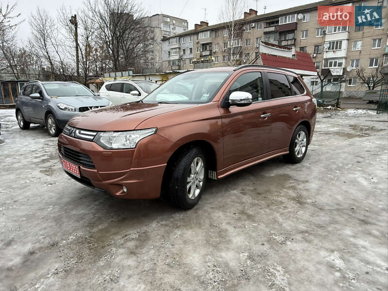 Mitsubishi Outlander 2013