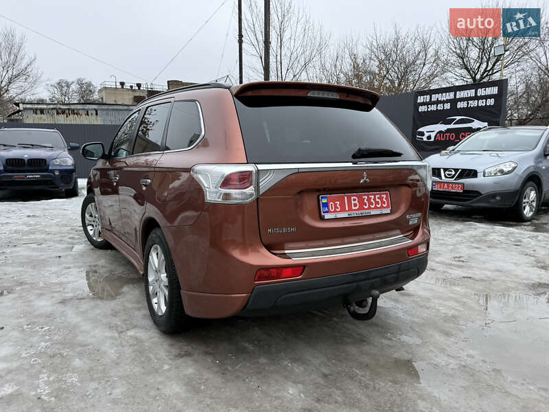 Mitsubishi Outlander 2013