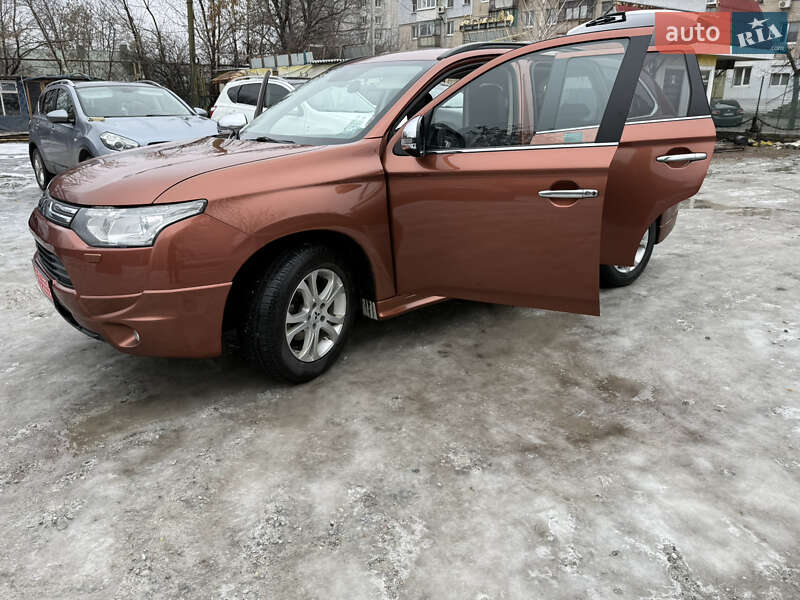 Mitsubishi Outlander 2013