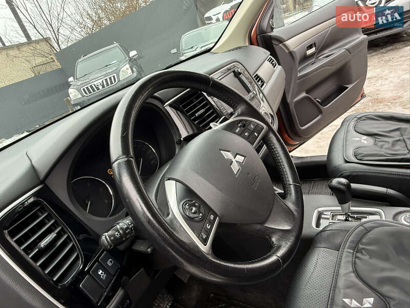 Mitsubishi Outlander 2013