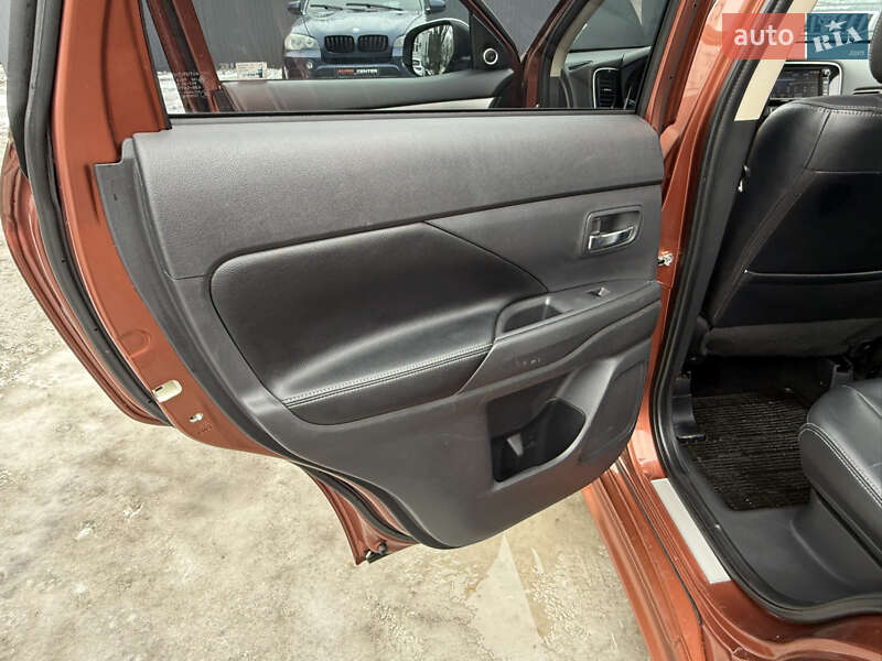 Mitsubishi Outlander 2013