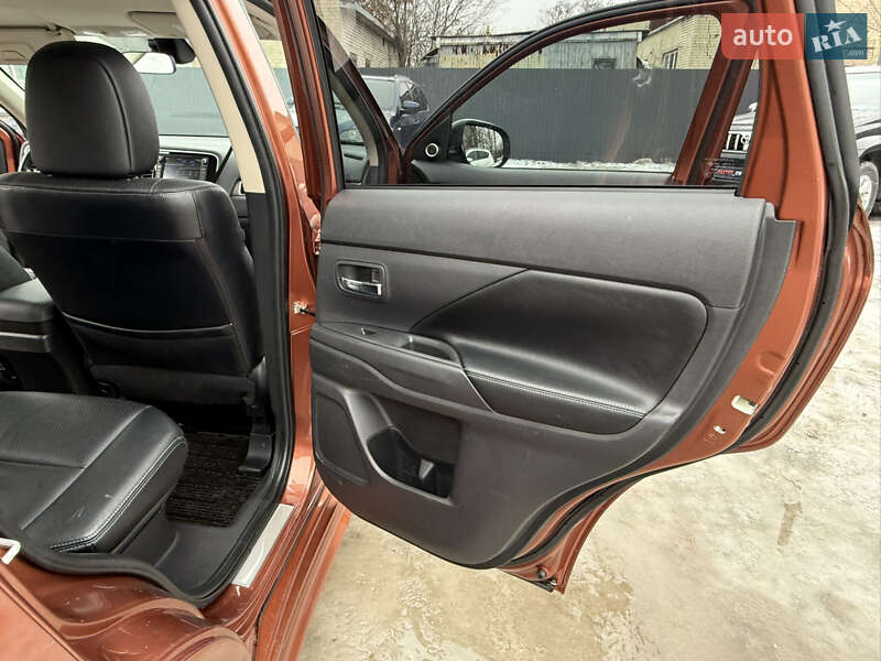 Mitsubishi Outlander 2013