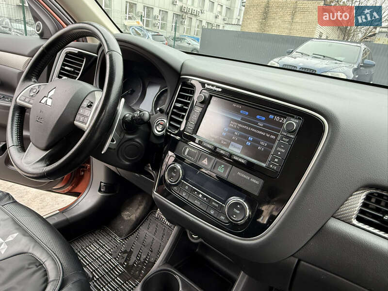 Mitsubishi Outlander 2013