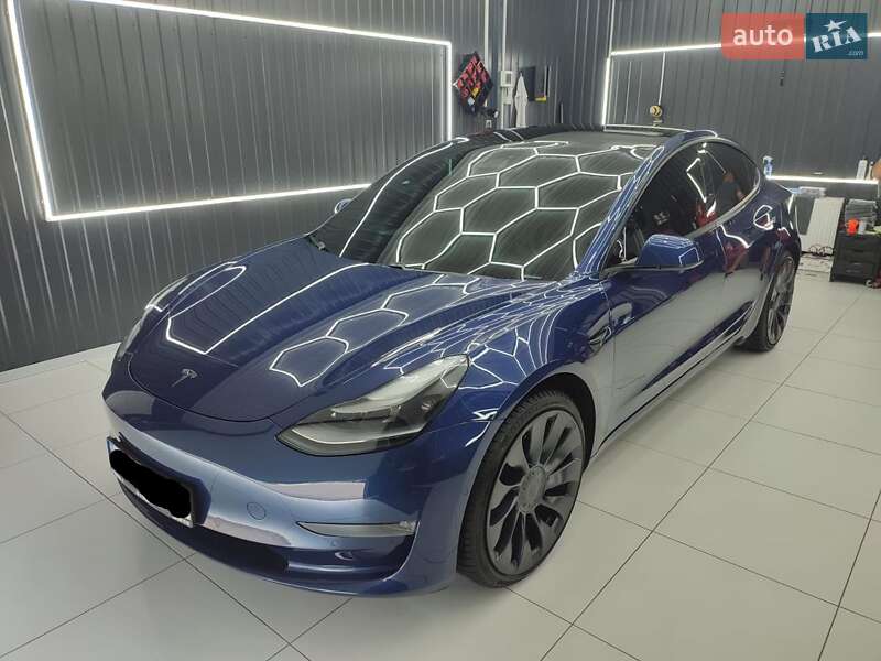 Tesla Model 3 2021