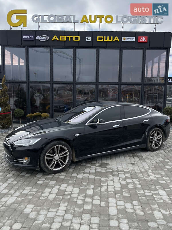 Tesla Model S 2014