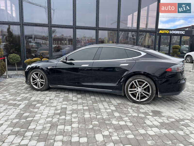 Tesla Model S 2014