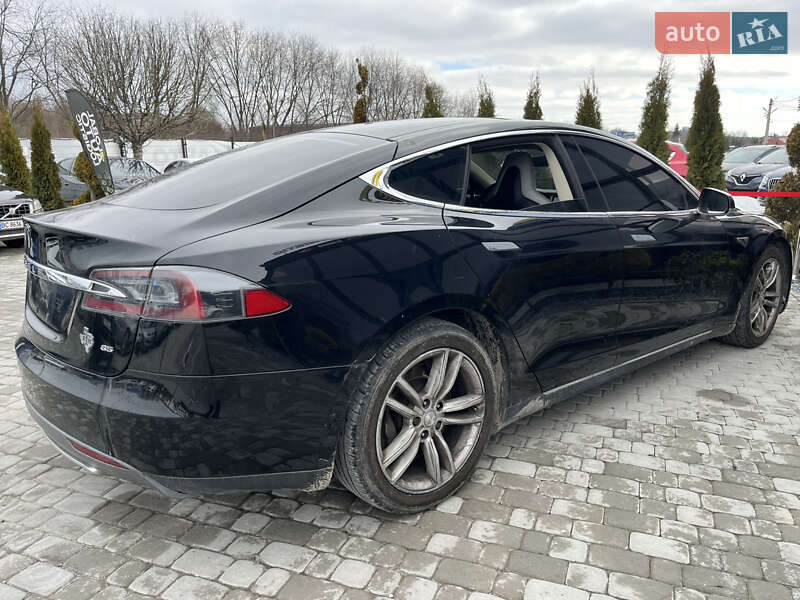Tesla Model S 2014