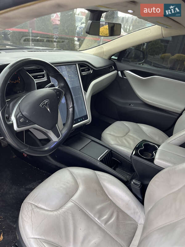 Tesla Model S 2014