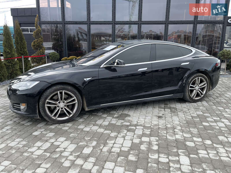 Tesla Model S 2014