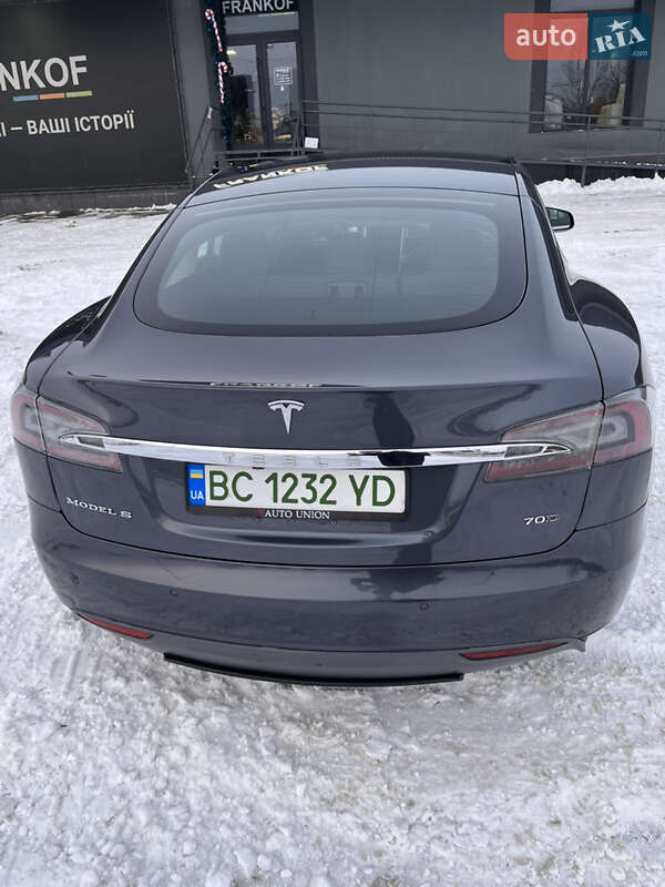 Tesla Model S 2016