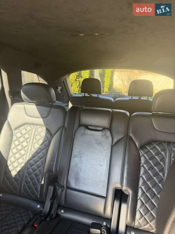 Audi-8