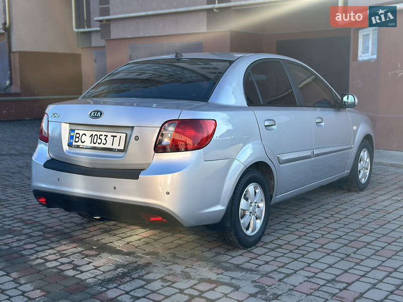 Kia Rio 2010