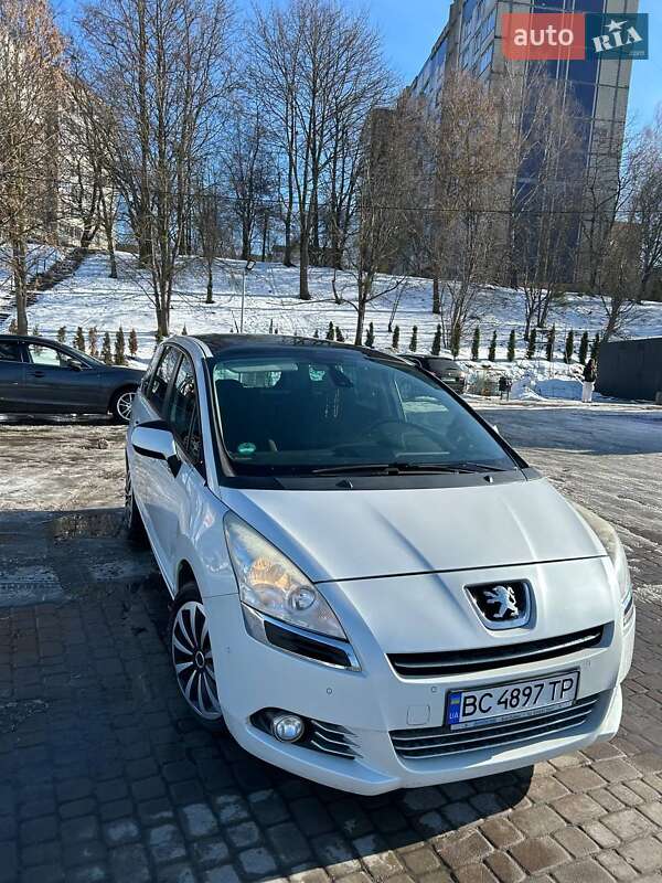 Peugeot 5008 2012