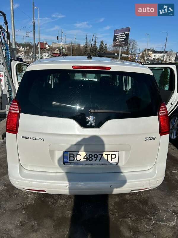 Peugeot 5008 2012