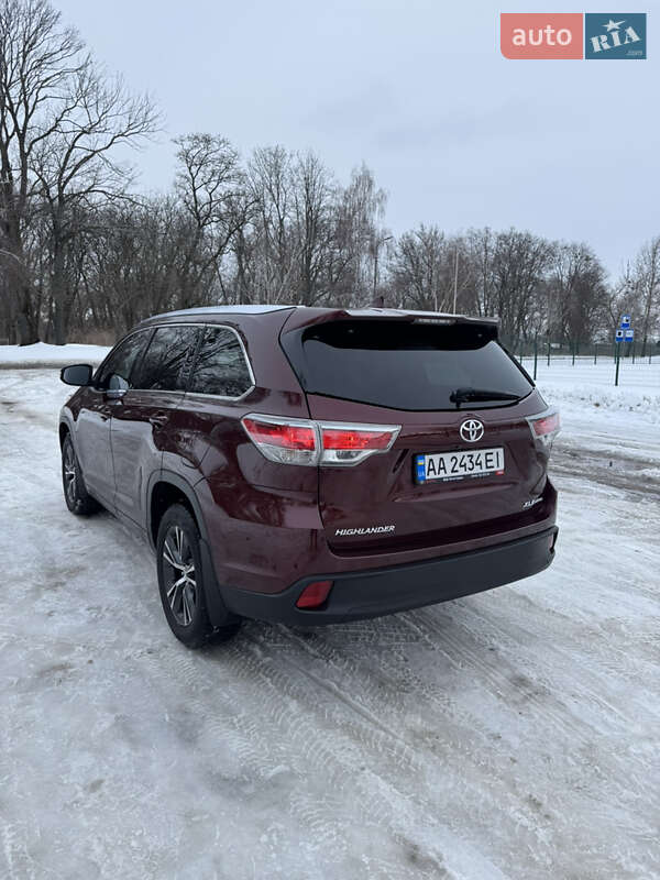 Toyota Highlander 2016