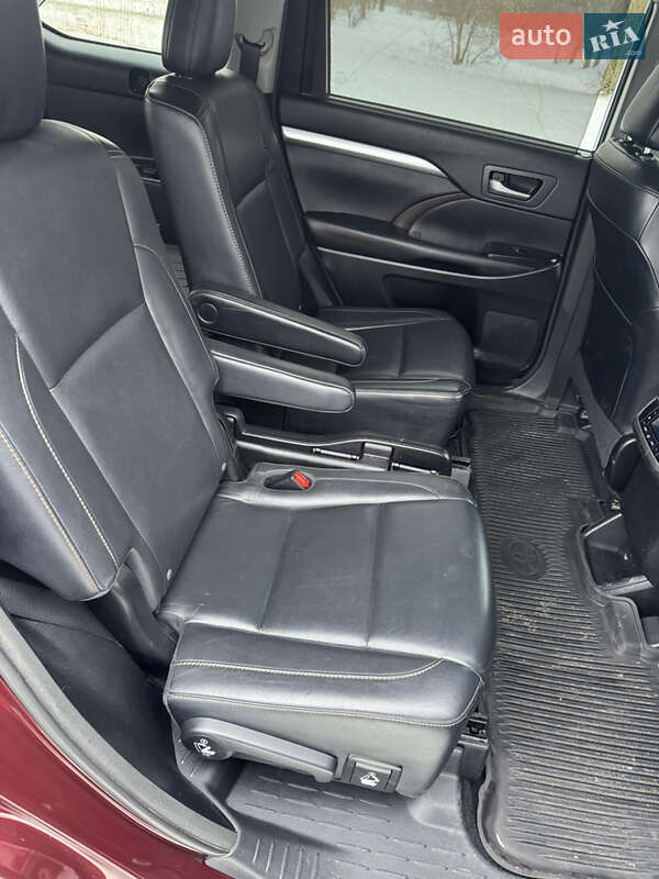 Toyota Highlander 2016