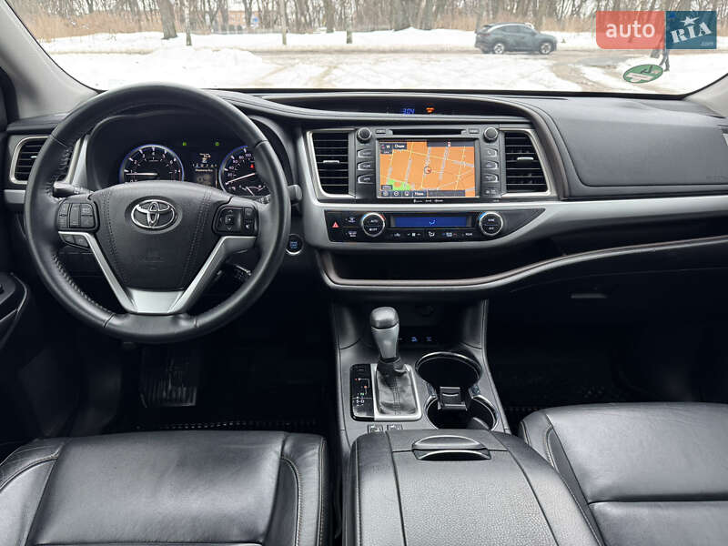 Toyota Highlander 2016
