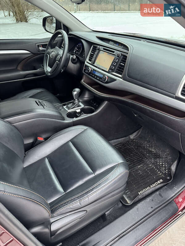 Toyota Highlander 2016