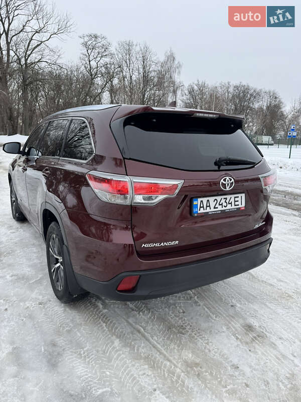 Toyota Highlander 2016