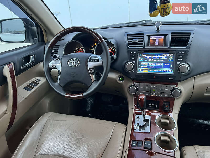 Toyota Highlander 2011