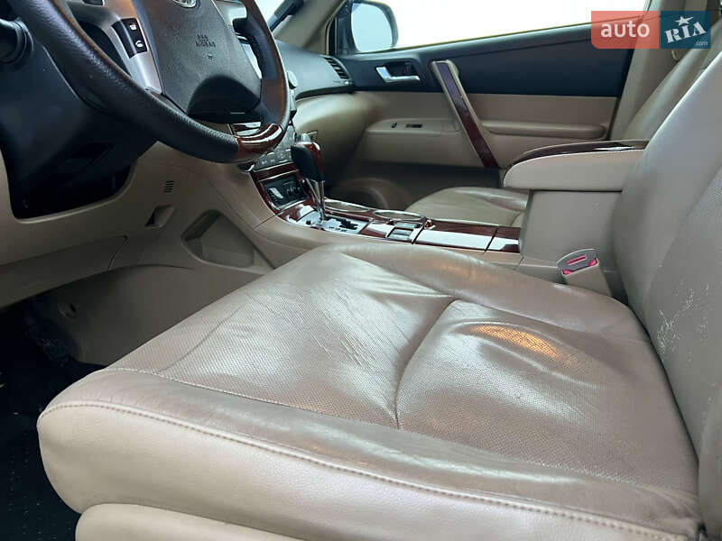 Toyota Highlander 2011