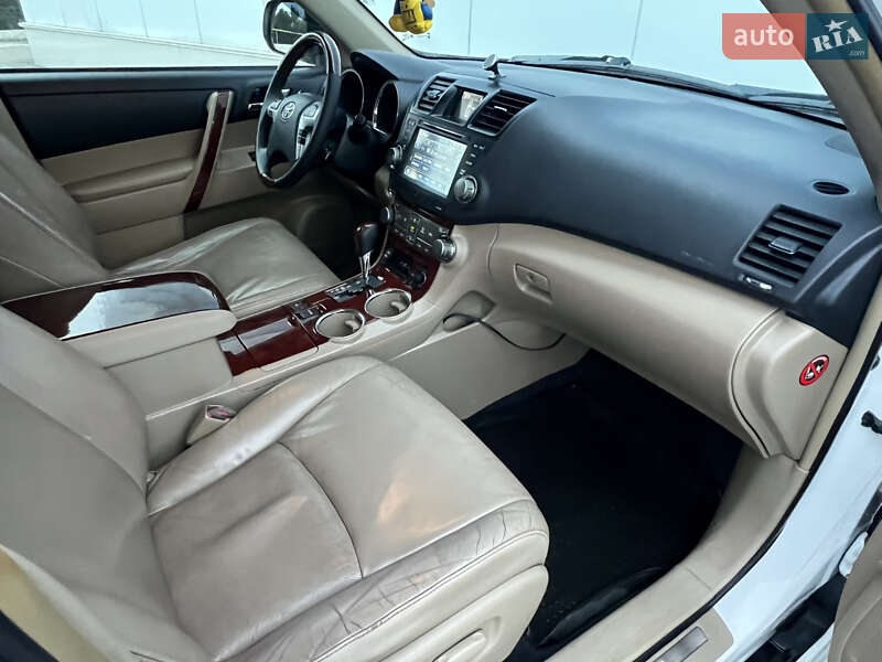 Toyota Highlander 2011