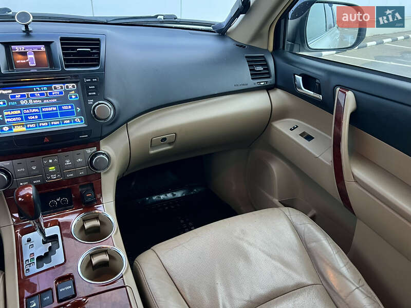 Toyota Highlander 2011