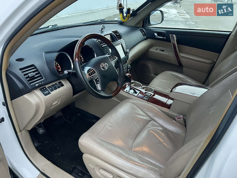 Toyota Highlander 2011