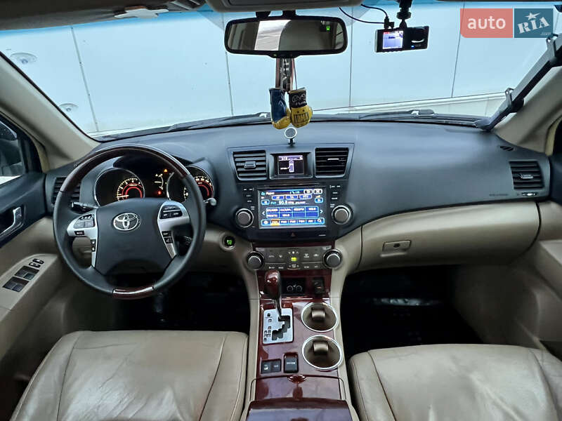 Toyota Highlander 2011