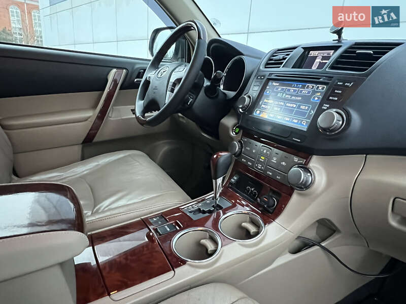 Toyota Highlander 2011