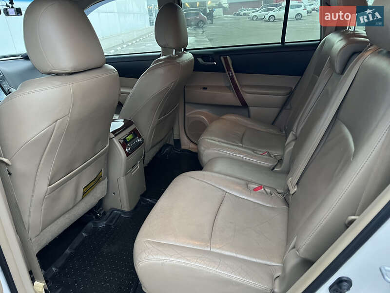 Toyota Highlander 2011