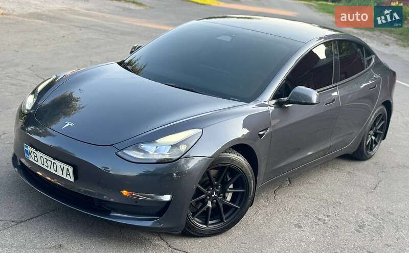 Tesla Model 3 2022